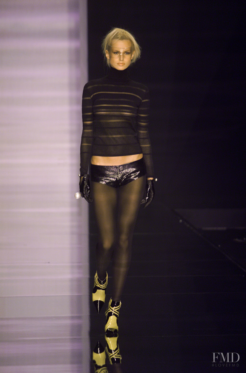 Guerriero fashion show for Autumn/Winter 2001