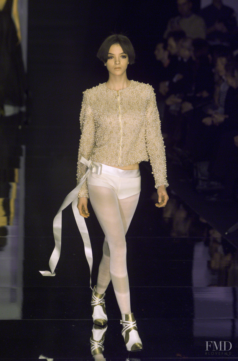 Guerriero fashion show for Autumn/Winter 2001