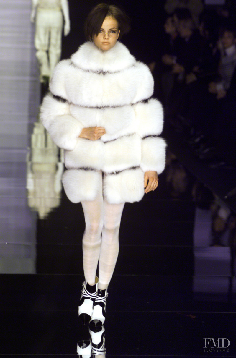 Guerriero fashion show for Autumn/Winter 2001