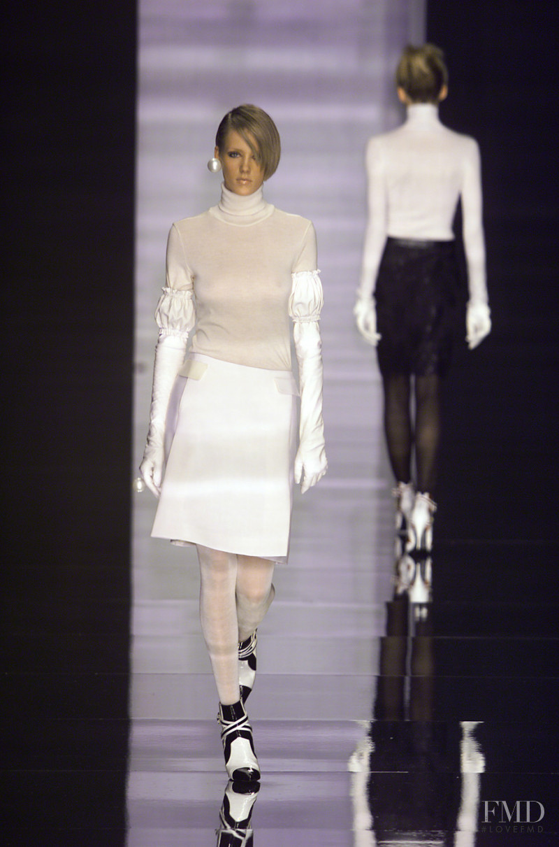 Guerriero fashion show for Autumn/Winter 2001