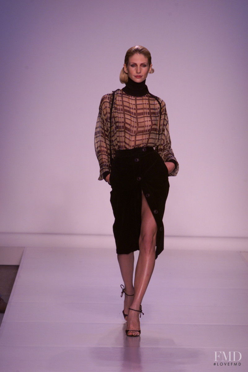 Zang Toi fashion show for Spring/Summer 2001