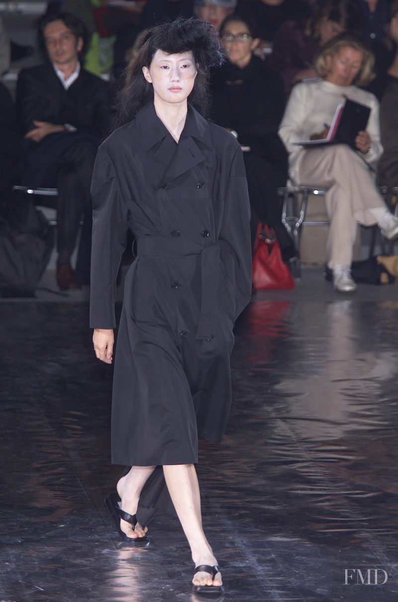 Yohji Yamamoto fashion show for Spring/Summer 2001