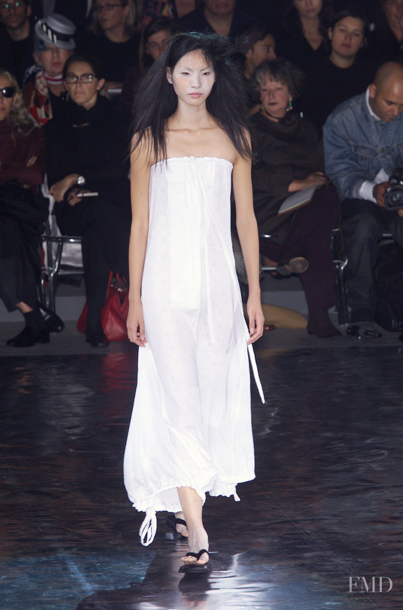 Yohji Yamamoto fashion show for Spring/Summer 2001