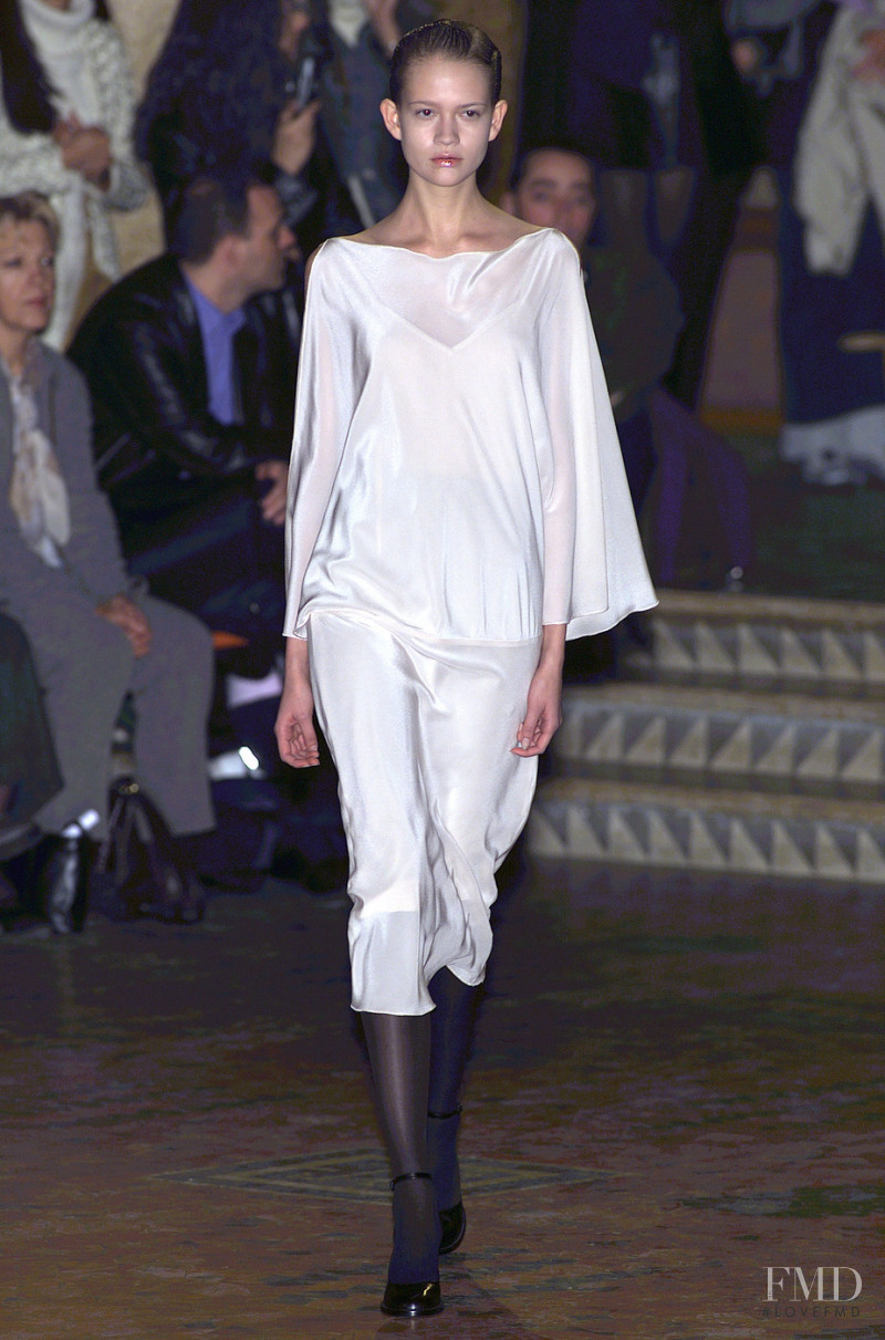 Veronique Branquinho fashion show for Spring/Summer 2001