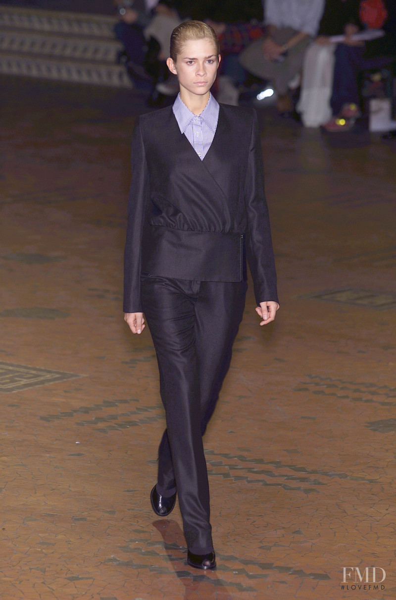 Veronique Branquinho fashion show for Spring/Summer 2001