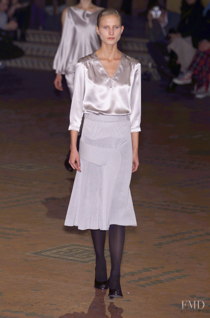 Veronique Branquinho fashion show for Spring/Summer 2001