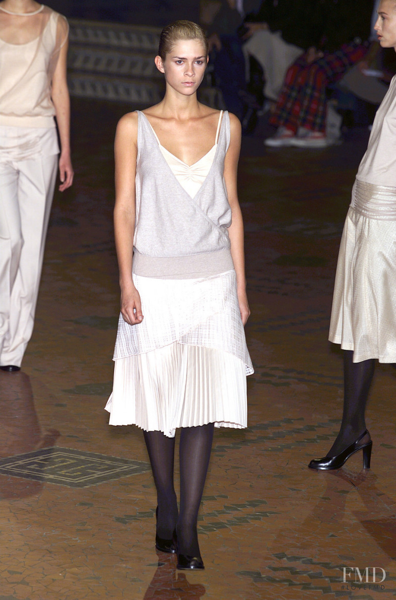 Veronique Branquinho fashion show for Spring/Summer 2001