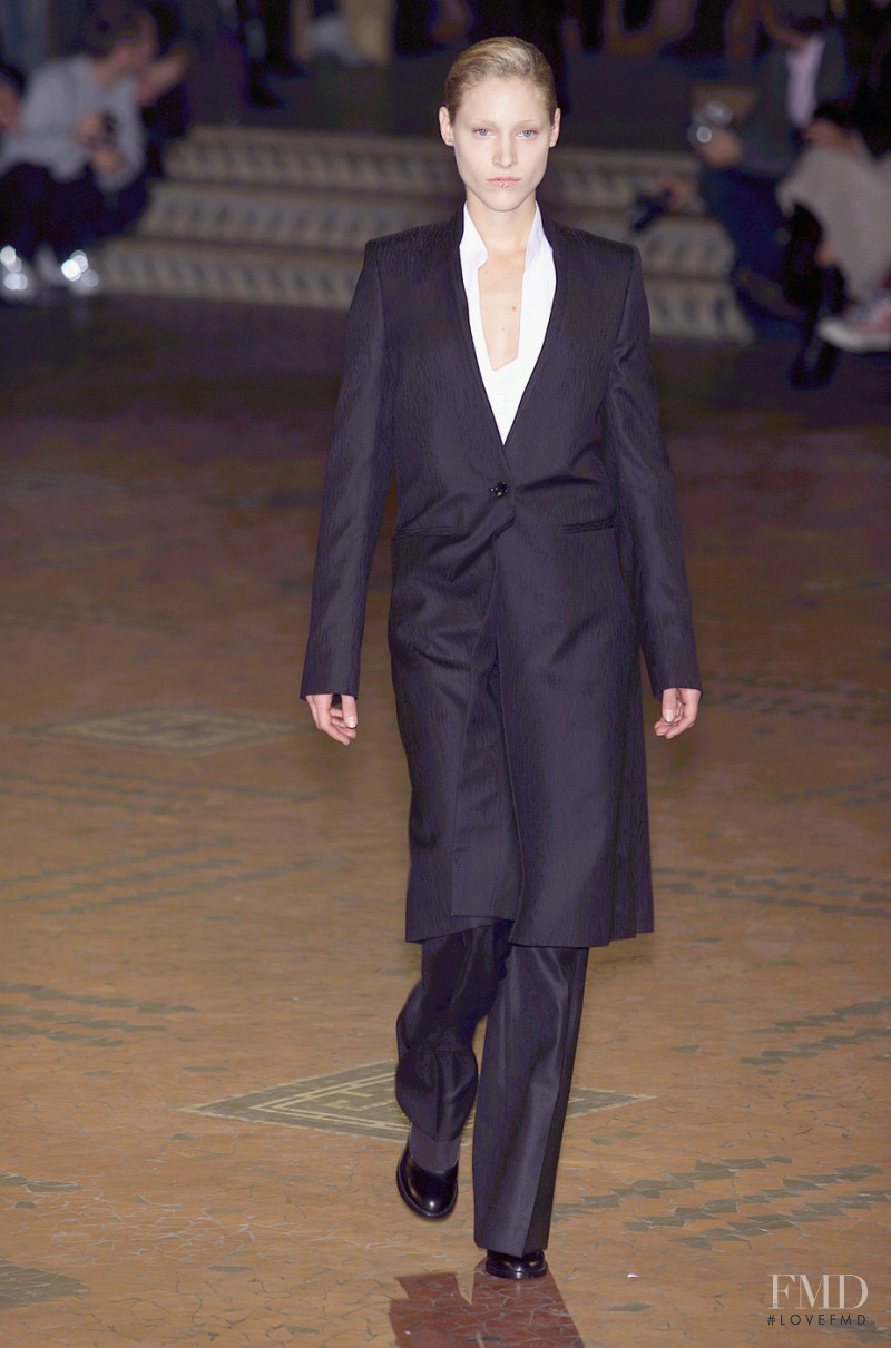 Veronique Branquinho fashion show for Spring/Summer 2001