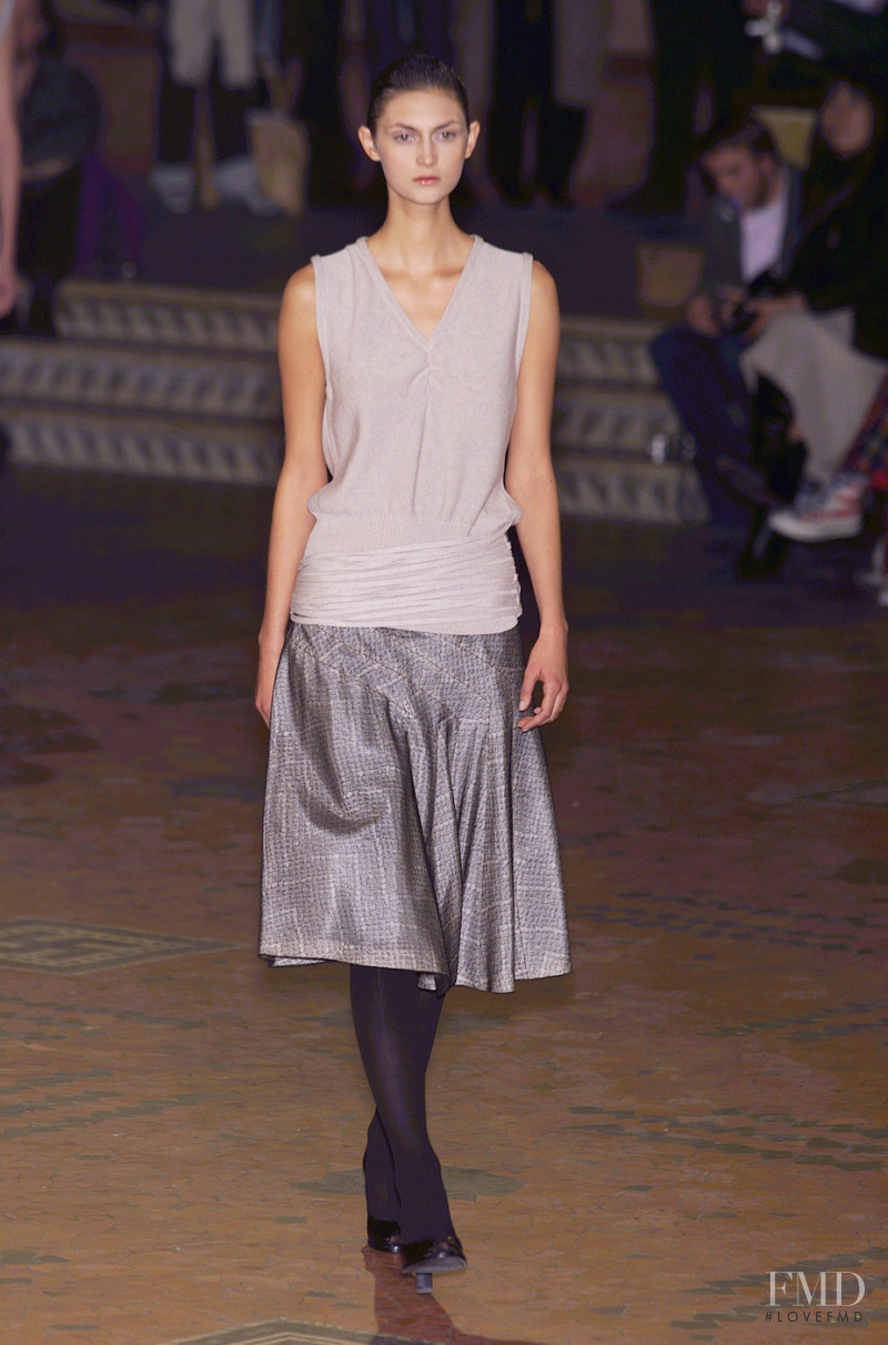 Veronique Branquinho fashion show for Spring/Summer 2001
