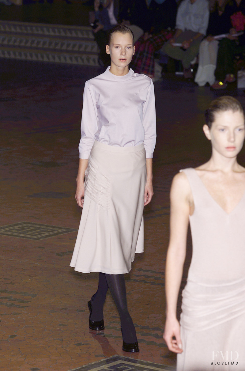 Veronique Branquinho fashion show for Spring/Summer 2001