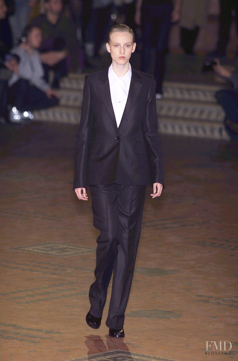 Veronique Branquinho fashion show for Spring/Summer 2001