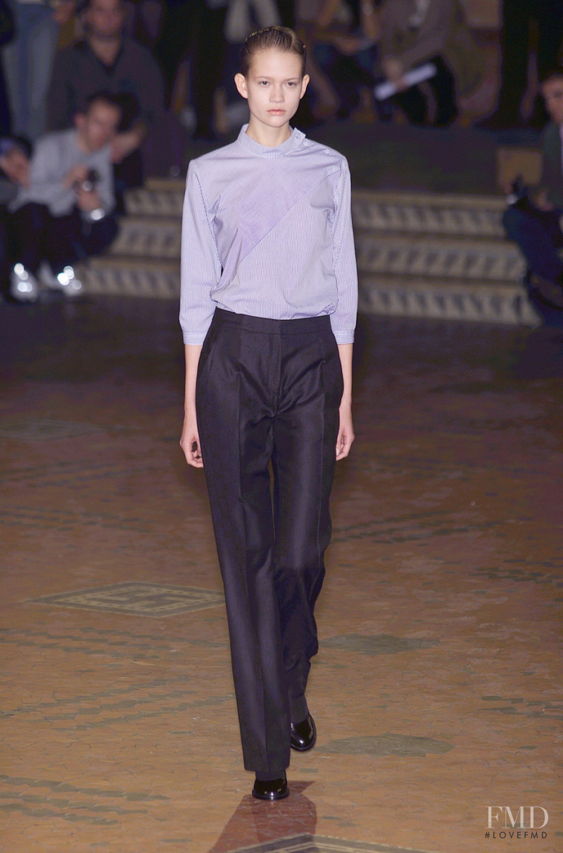 Veronique Branquinho fashion show for Spring/Summer 2001