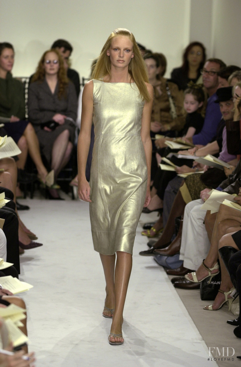 Vera Wang fashion show for Spring/Summer 2001