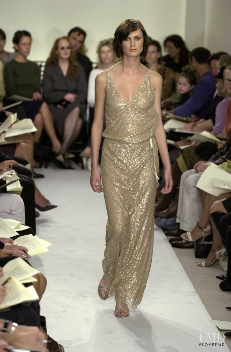 Vera Wang fashion show for Spring/Summer 2001