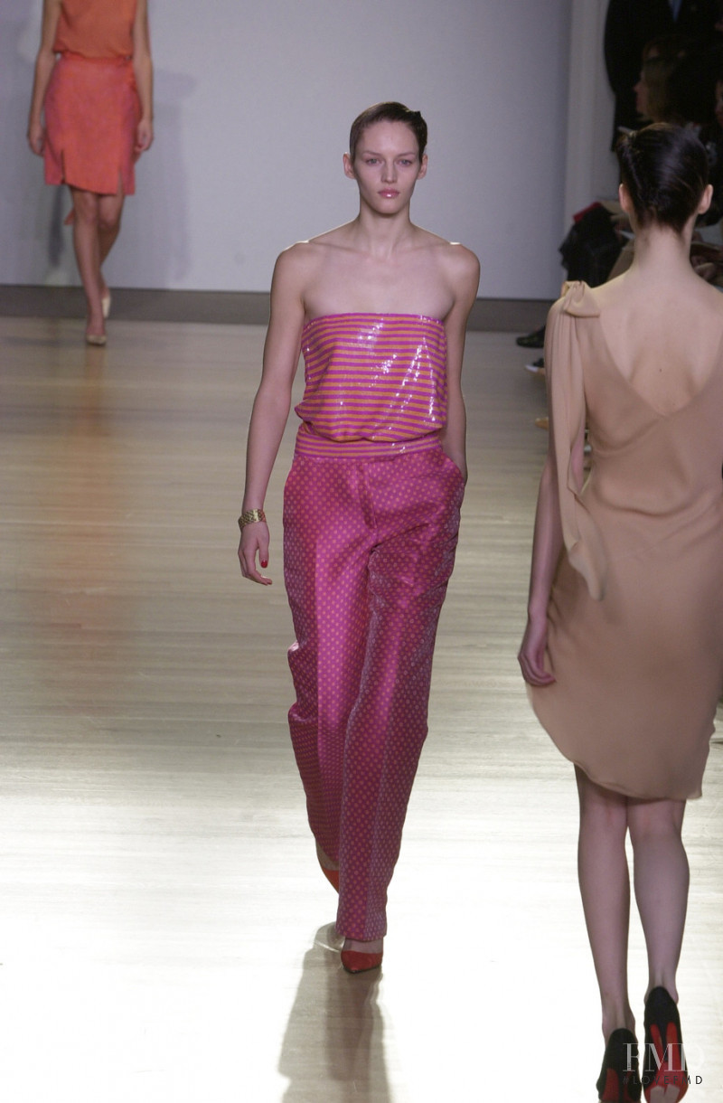 Tuleh fashion show for Spring/Summer 2001