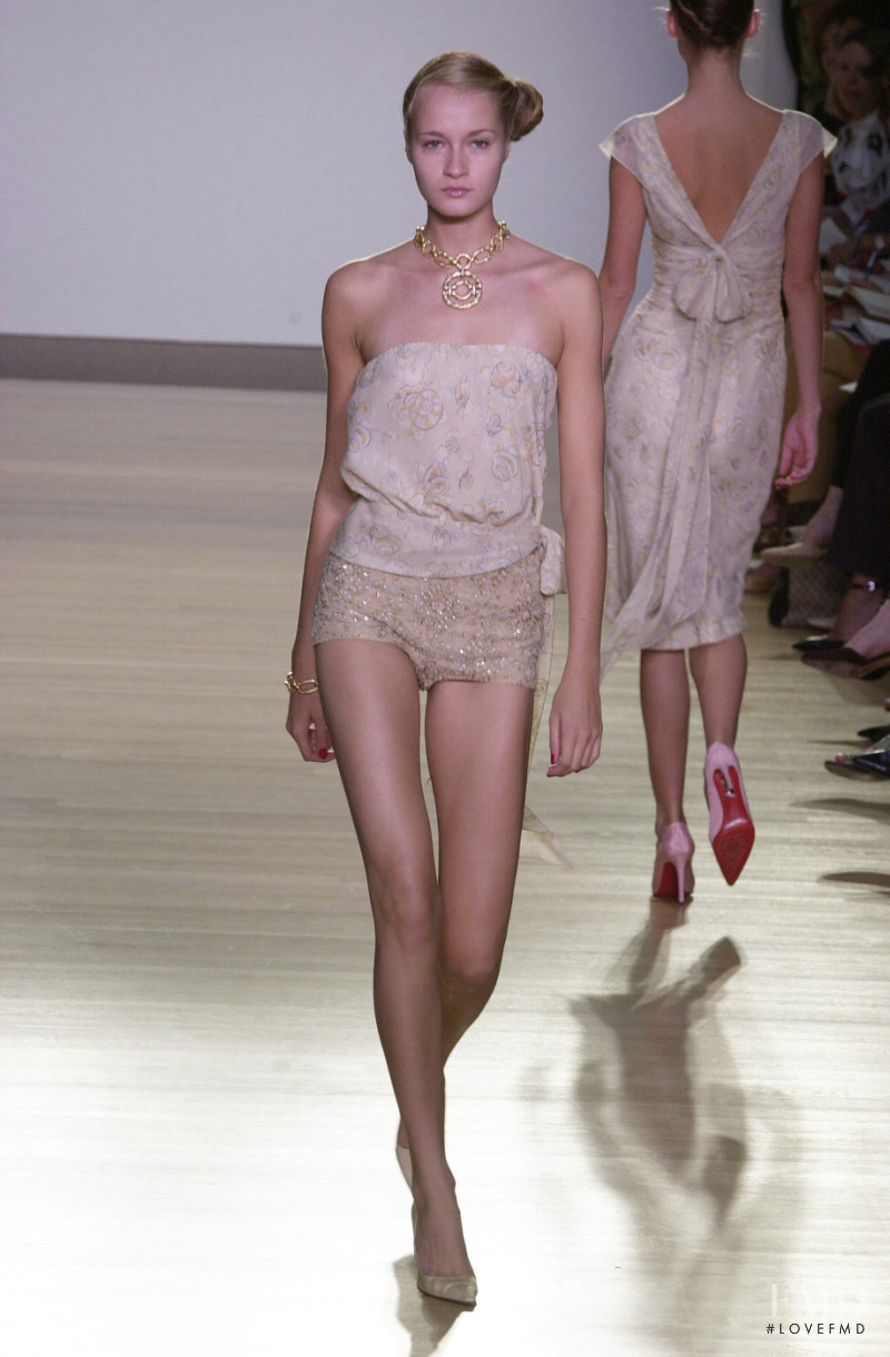 Tuleh fashion show for Spring/Summer 2001