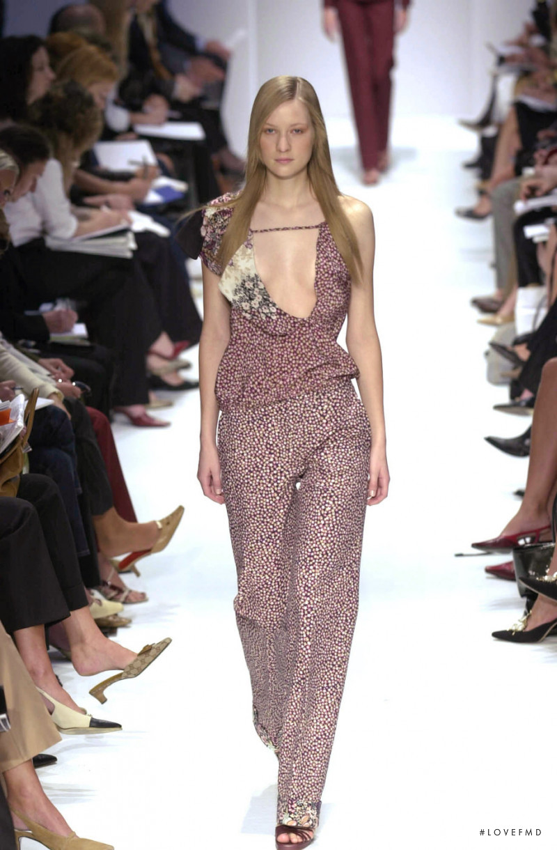 Strenesse Gabriele Strehle fashion show for Spring/Summer 2001