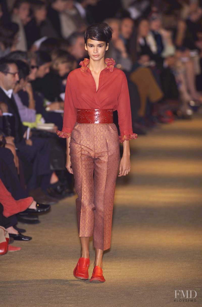 Romeo Gigli fashion show for Spring/Summer 2001