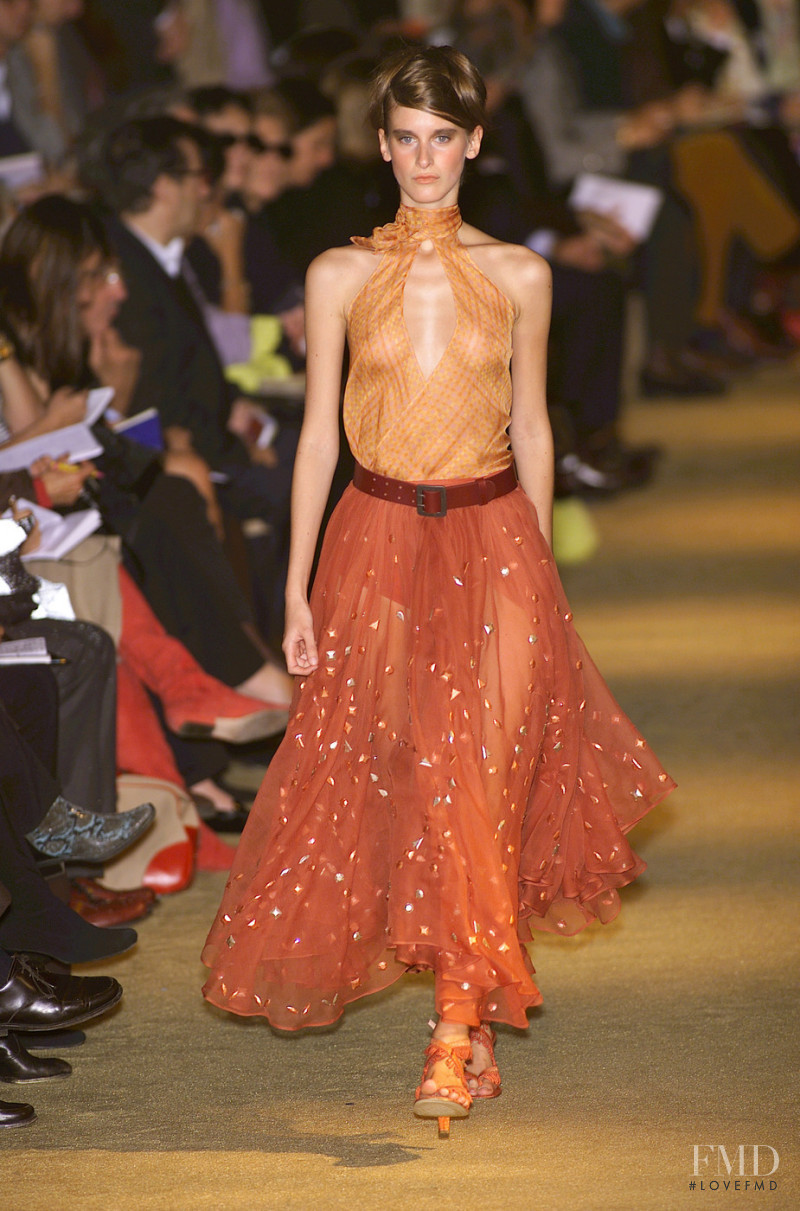 Romeo Gigli fashion show for Spring/Summer 2001