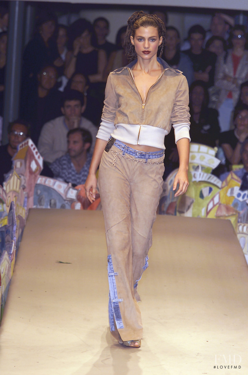 Patty Paillette by Patrizia Shelabarger fashion show for Spring/Summer 2001