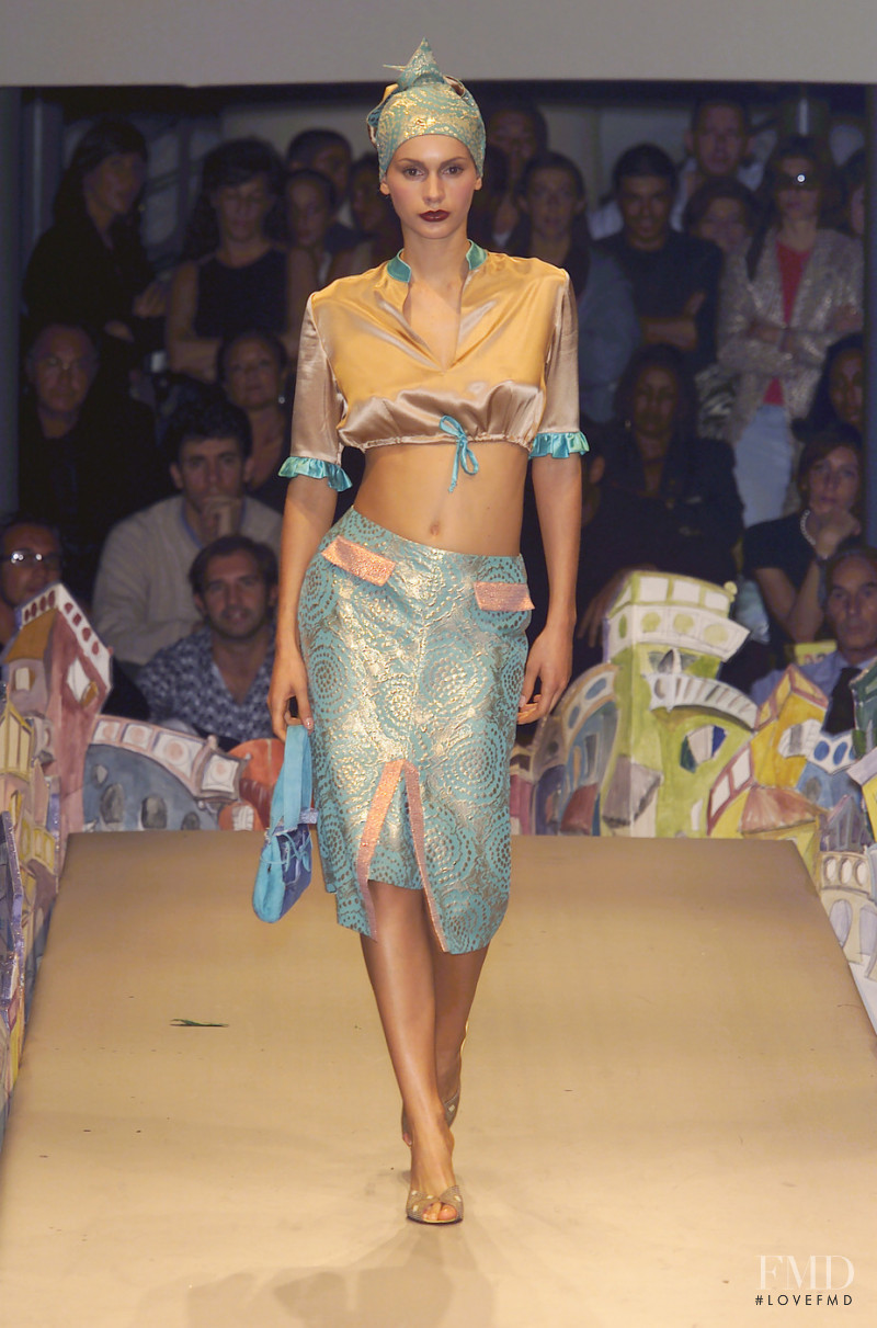 Patty Paillette by Patrizia Shelabarger fashion show for Spring/Summer 2001