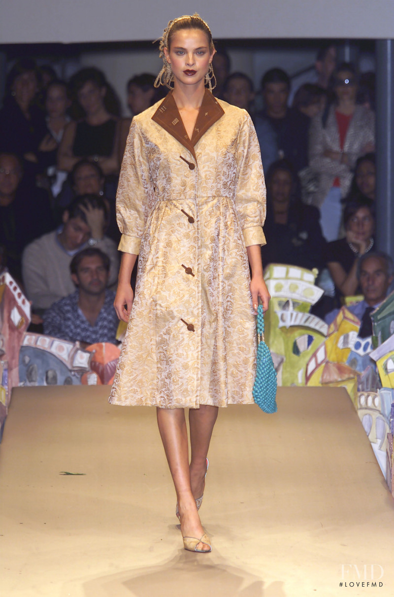 Patty Paillette by Patrizia Shelabarger fashion show for Spring/Summer 2001