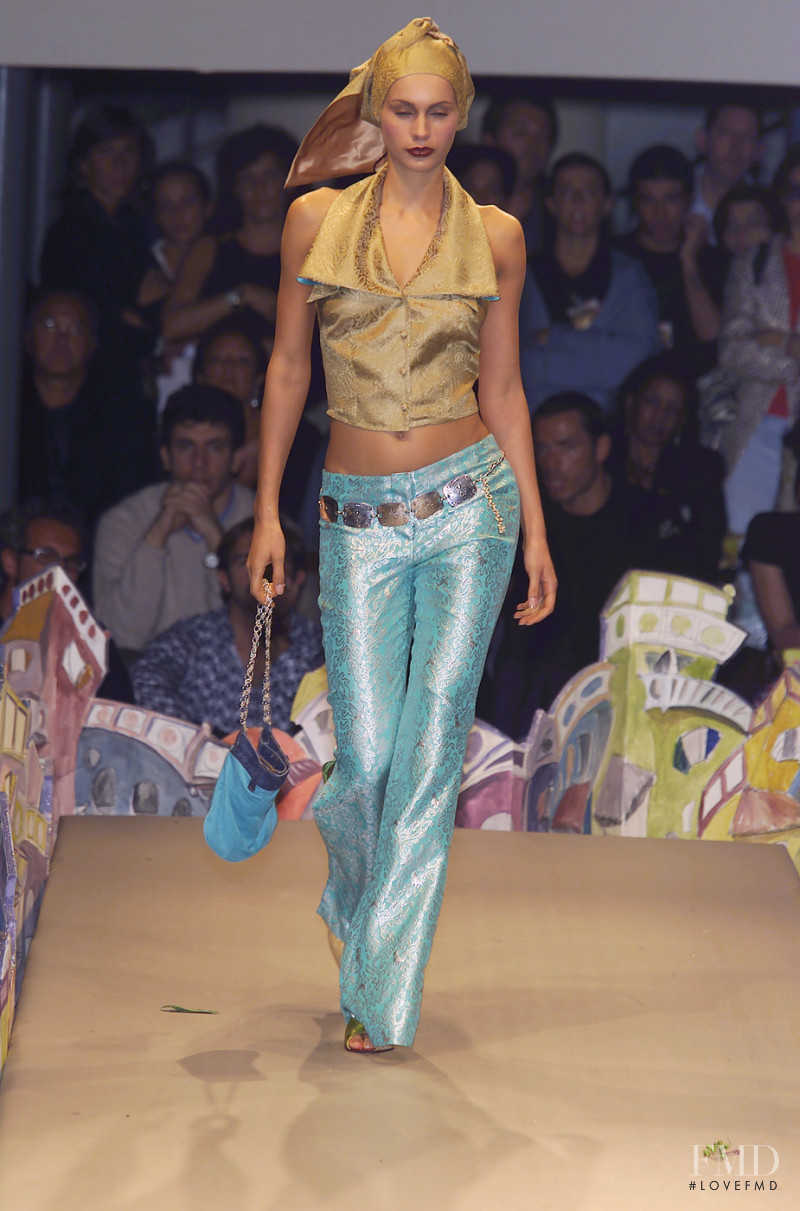 Patty Paillette by Patrizia Shelabarger fashion show for Spring/Summer 2001