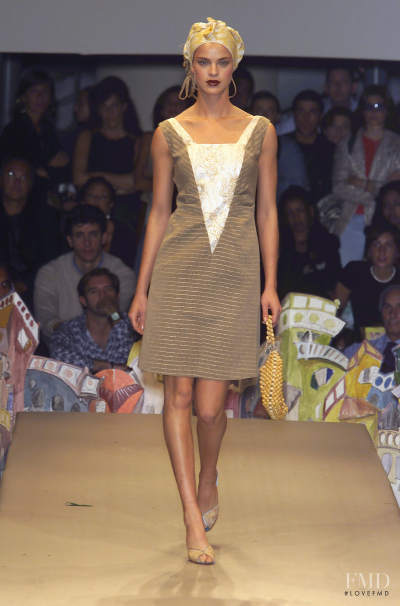 Patty Paillette by Patrizia Shelabarger fashion show for Spring/Summer 2001