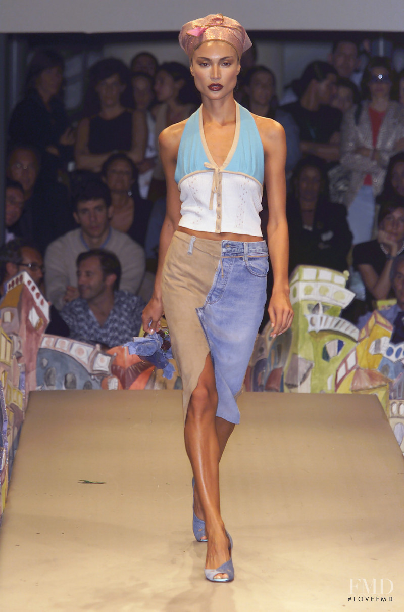 Patty Paillette by Patrizia Shelabarger fashion show for Spring/Summer 2001