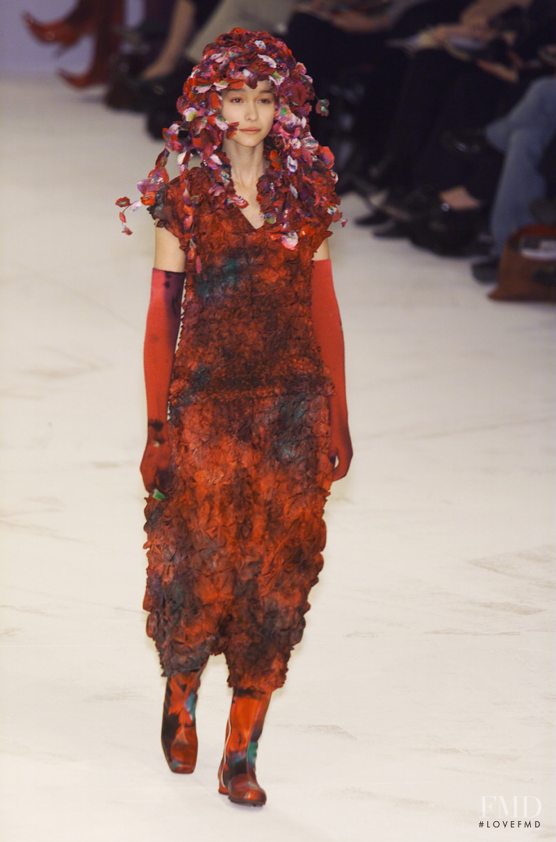 Issey Miyake fashion show for Autumn/Winter 2001