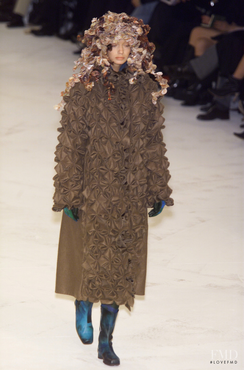 Issey Miyake fashion show for Autumn/Winter 2001