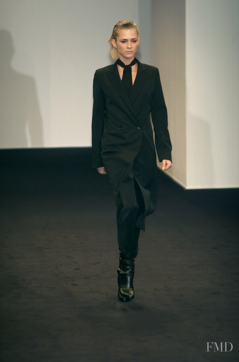 Jil Sander fashion show for Autumn/Winter 2001