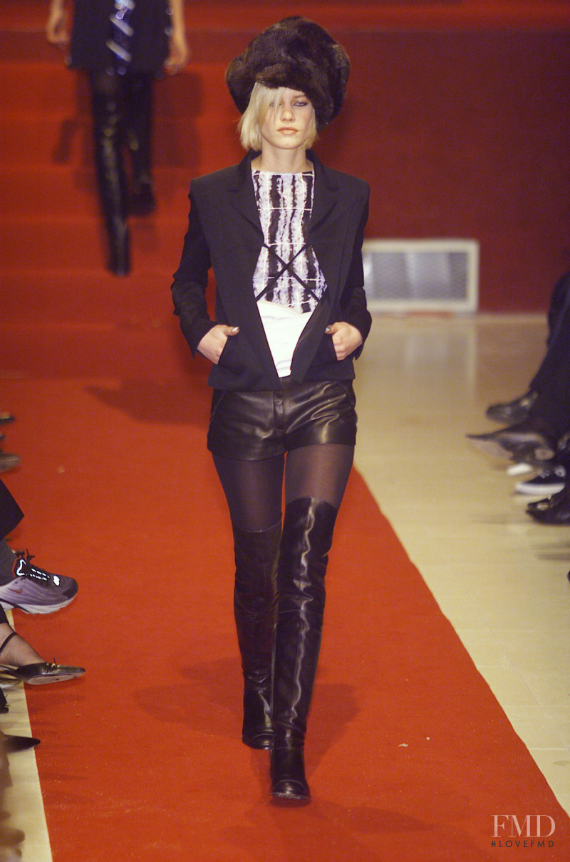 Karl Lagerfeld fashion show for Autumn/Winter 2001