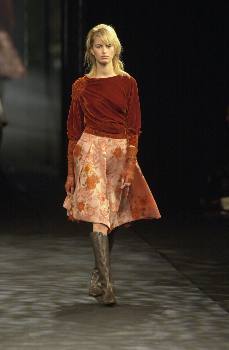 Karolina Kurkova featured in  the Kenzo fashion show for Autumn/Winter 2001