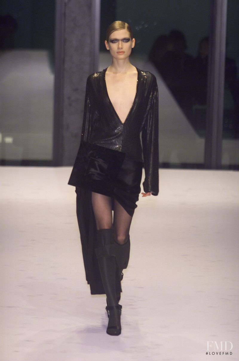 Krizia Top fashion show for Autumn/Winter 2001