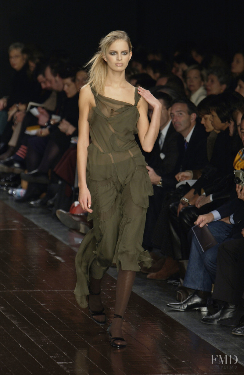 Karolina Kurkova featured in  the Alberta Ferretti fashion show for Autumn/Winter 2002