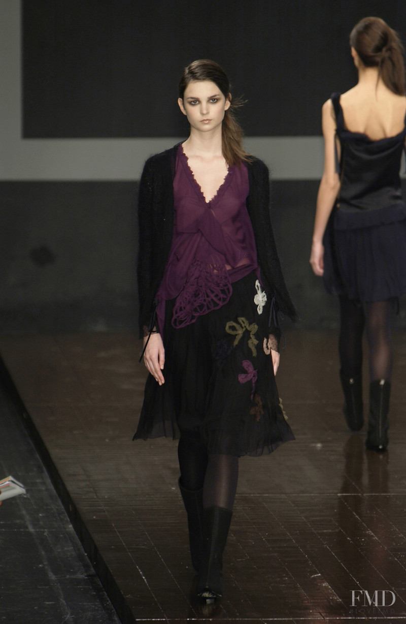 Alberta Ferretti fashion show for Autumn/Winter 2002