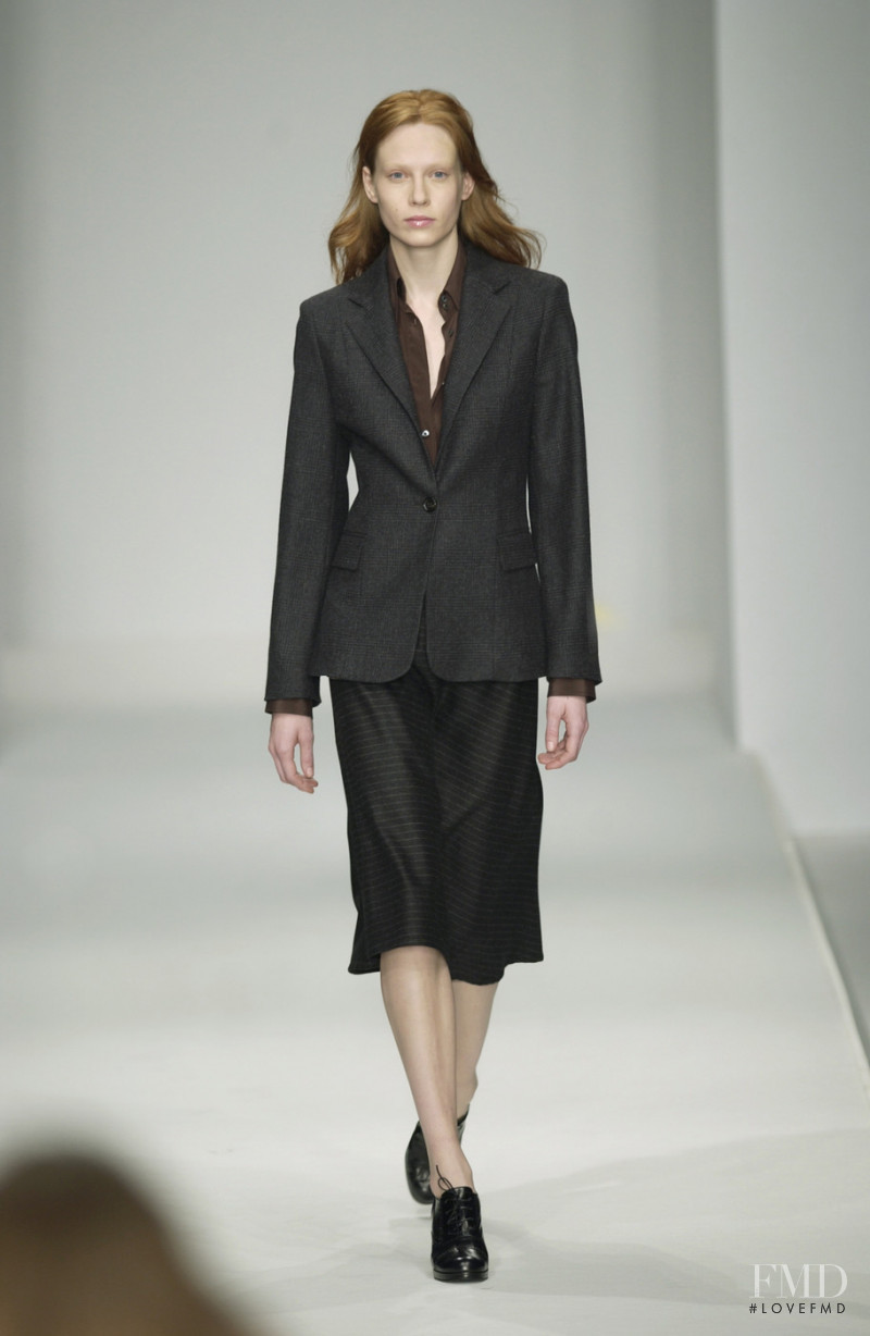 Alberto Biani fashion show for Autumn/Winter 2002