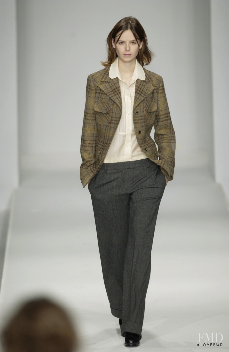 Alberto Biani fashion show for Autumn/Winter 2002