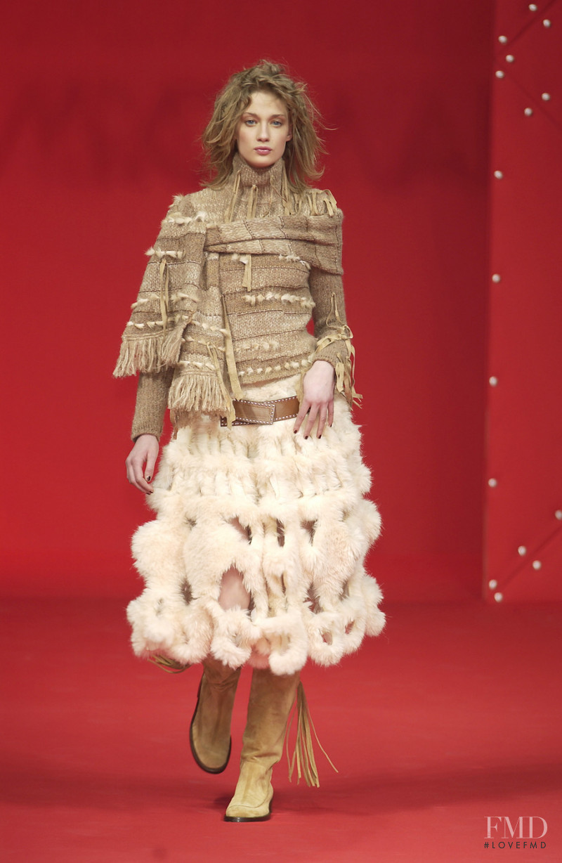 1A Classe Alviero Martini fashion show for Autumn/Winter 2002