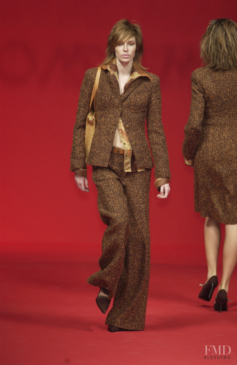 1A Classe Alviero Martini fashion show for Autumn/Winter 2002