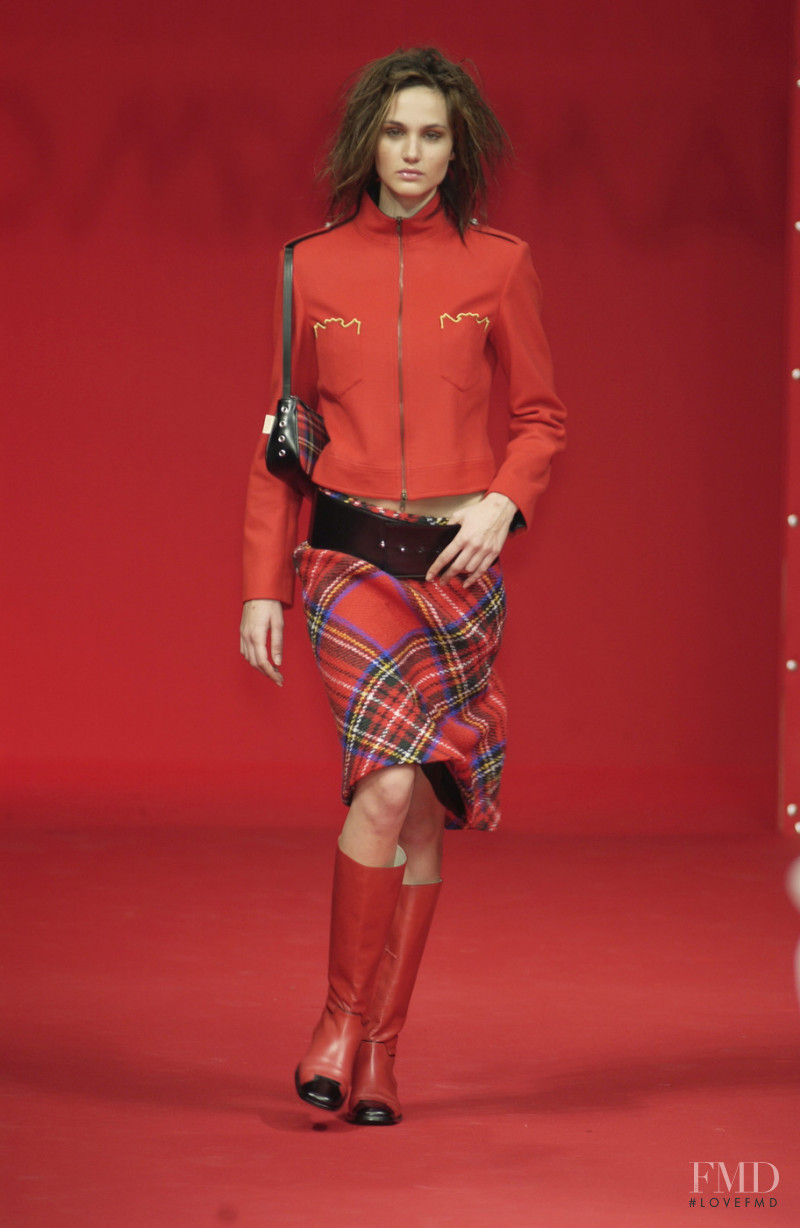 1A Classe Alviero Martini fashion show for Autumn/Winter 2002