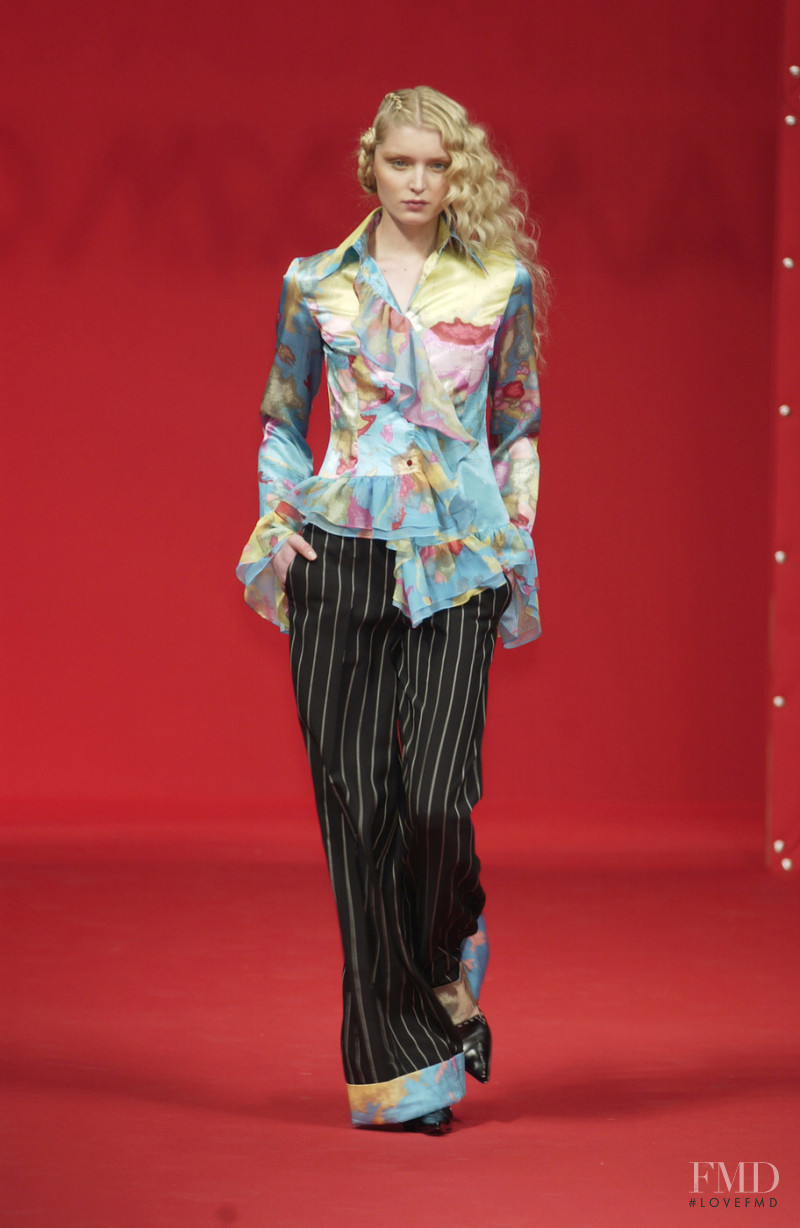 1A Classe Alviero Martini fashion show for Autumn/Winter 2002