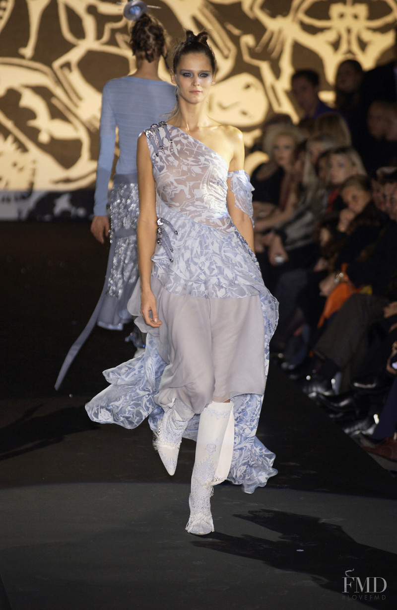 Antonio Berardi fashion show for Autumn/Winter 2002