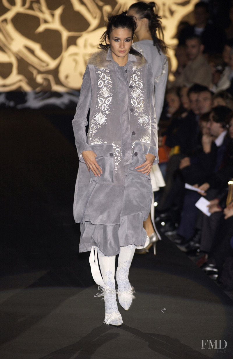 Antonio Berardi fashion show for Autumn/Winter 2002