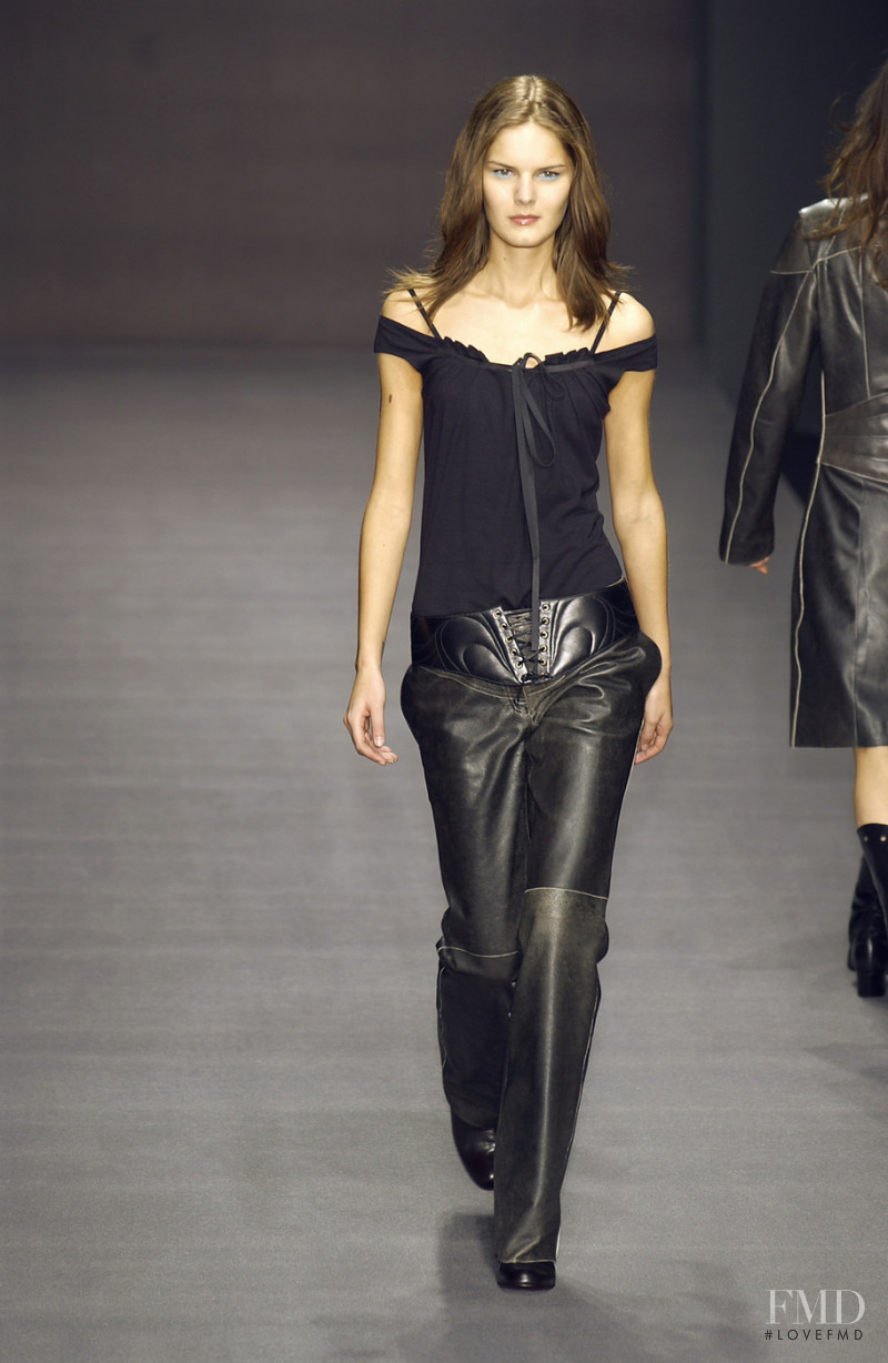 byblos fashion show for Autumn/Winter 2002