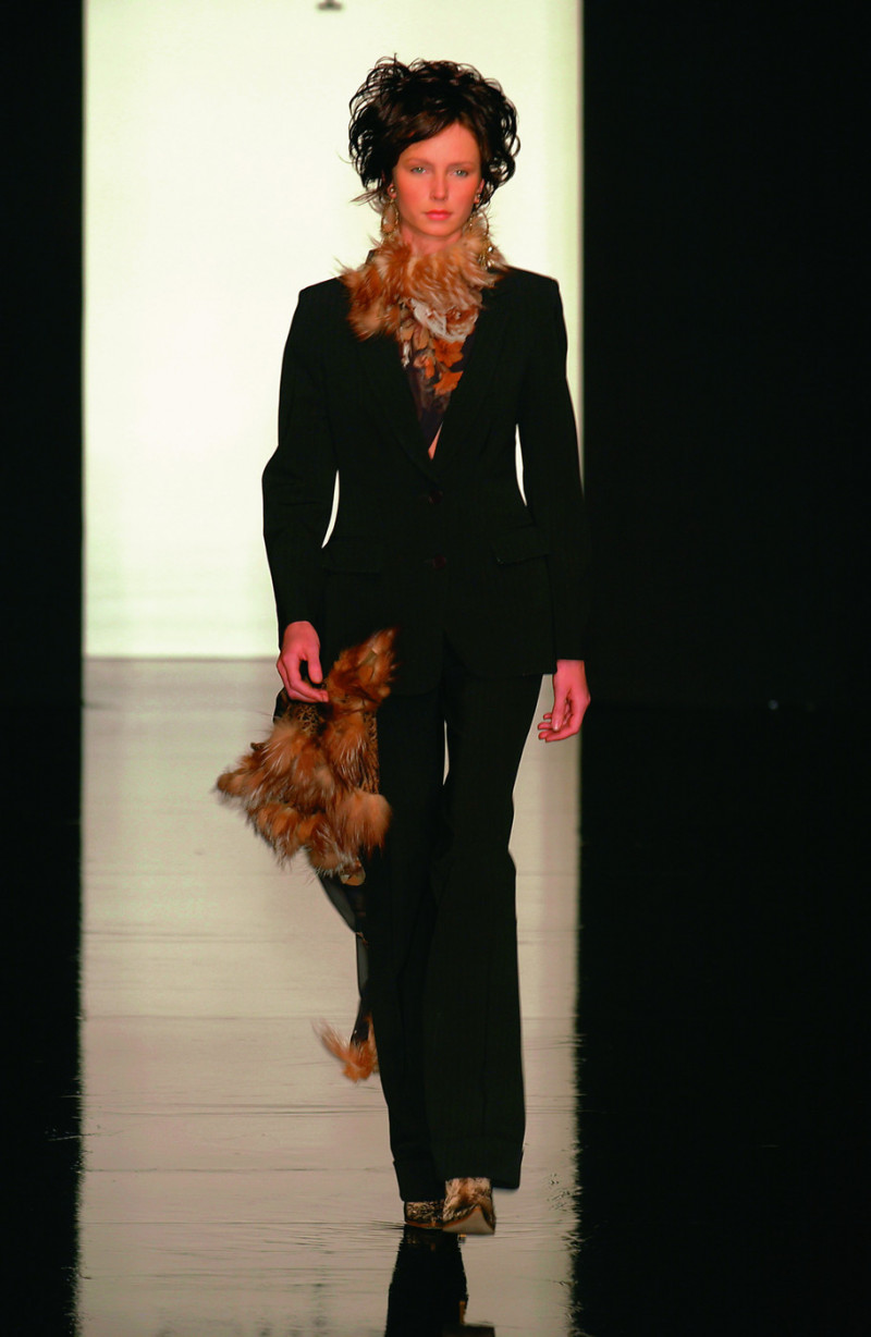 Clips fashion show for Autumn/Winter 2002