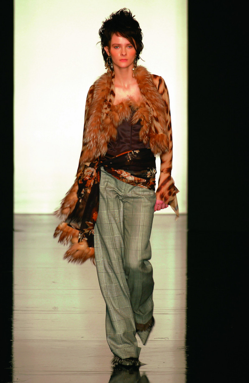 Clips fashion show for Autumn/Winter 2002