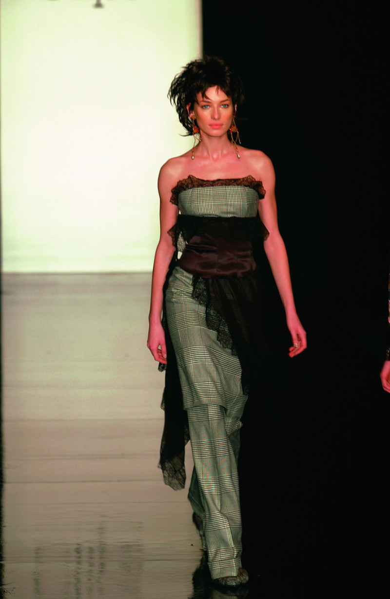 Clips fashion show for Autumn/Winter 2002