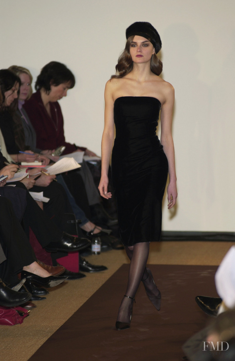 Carolina Herrera fashion show for Autumn/Winter 2002